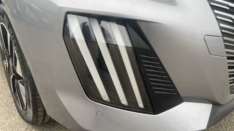 Peugeot 208 1.2 Hybrid 110 Allure 5dr e-DSC6 Petrol Hatchback